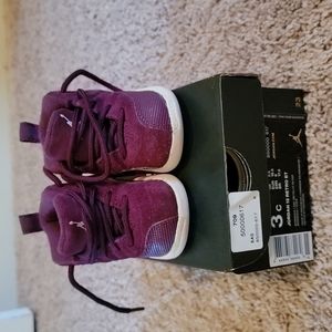 Like New Jordan 12 Retro BT Bordeaux Sz 3C